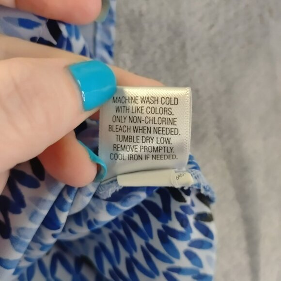 Dana Buchman Blue & Black Abstract Short Sleeve Button-Up Blouse S 100% Polyeste - Picture 4 of 10